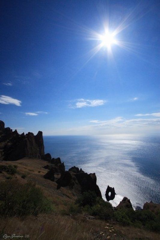крым кара даг горы море солнце ворота В лучах палящей звезды... фото превью