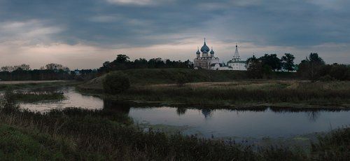 смеркалось