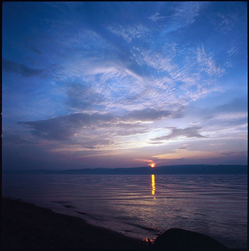 небо, вечер, облака, лето, закат, clouds, sunset Солнце за гору садится фото превью