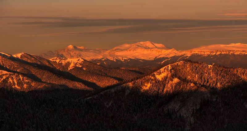 горы, кавказ. март,весна, тхачи, утро , вид, оштен, фишт КТО РАНЬШЕ ВСТАЛ ТОГО И ТАПКИ фото превью