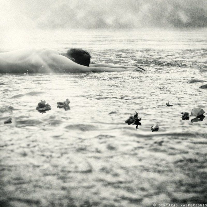 art, kasperionis, boy, man, gintaras, mude, arts, fine, photography, alone, water, river, toned, original, 1x1, square, fog, idea, body, hands, lithuania, emotion Face Down фото превью