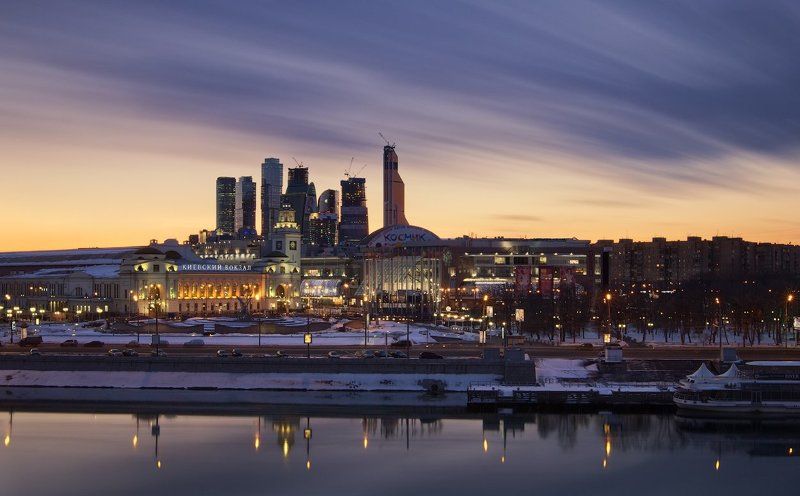 киевский вокзал, москва летели облака фото превью