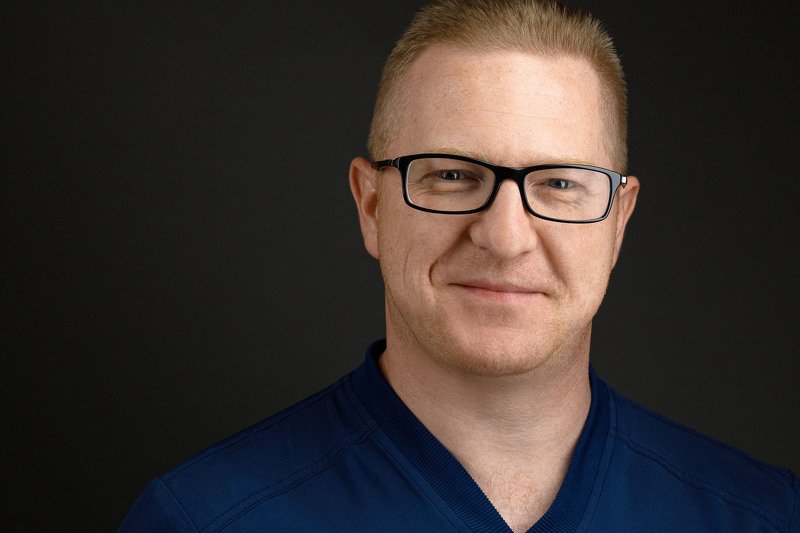 portrait, headshot, studio, close-up, canon, 100mm  фото превью