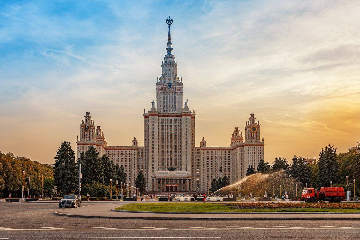 лето; полив; москва; город; мгу; пейзаж; орошение, Юрий Шурчков
