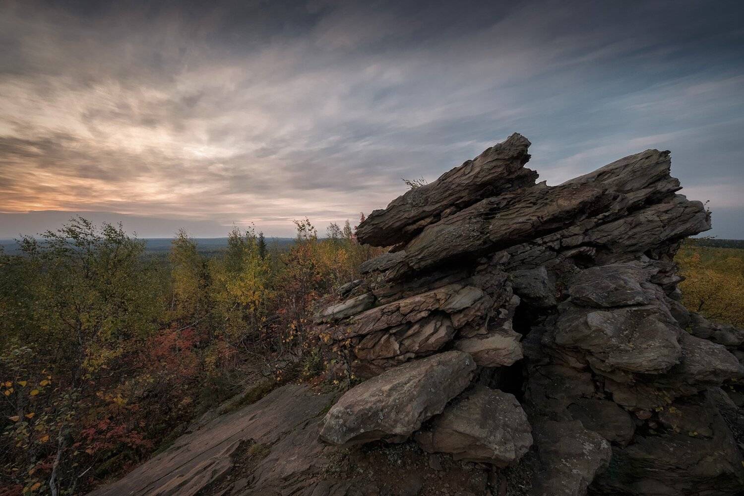 рудянский, спой, хребет, останцы, утро, рассвет, скала, деревья, сентябрь, осень, небо, облака, Андрей Чиж