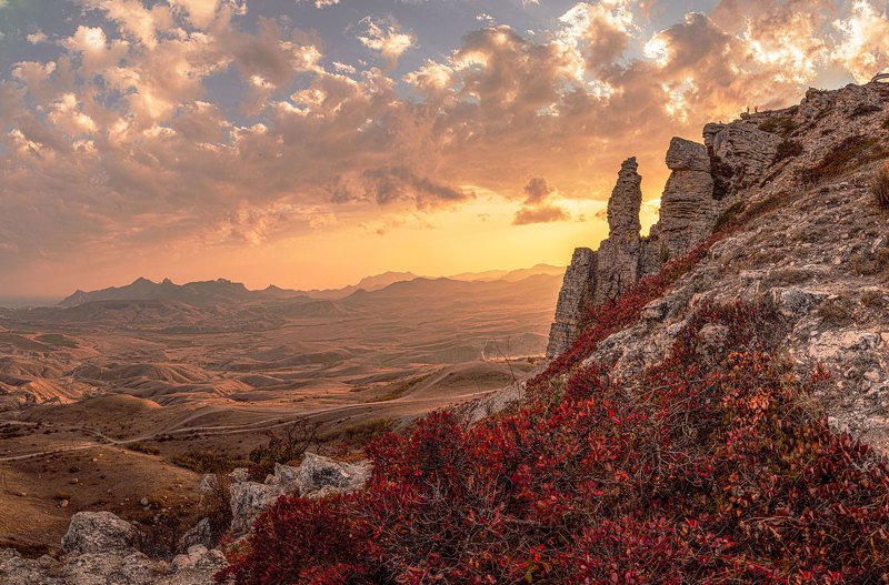 Разгорается осени пожар. Коклюк, Коктебель, Крым. фото превью