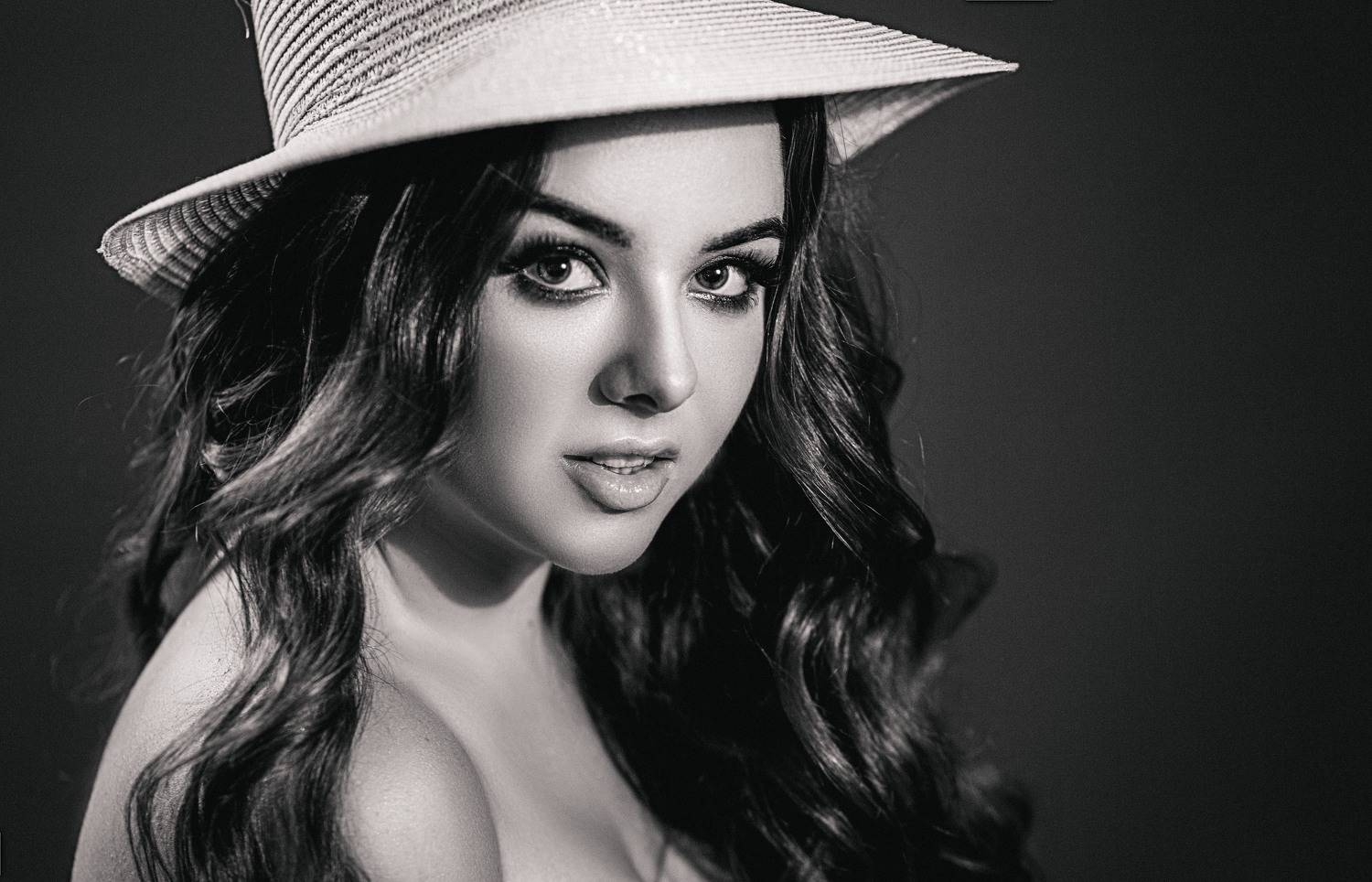 девушка, модель, портрет, фотосессия, студия, макияж, гламур, модельные тесты, girl, beauty, perfect, model, modeling, young, portrait, make-up, glamour, studio, studio shot, чб, чёрно-белое фото, bw, black and white,  творческий портрет, женский портрет, Владимир Васильев