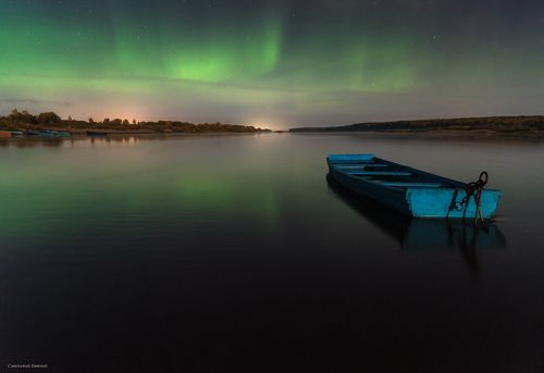 Скользя по водной глади