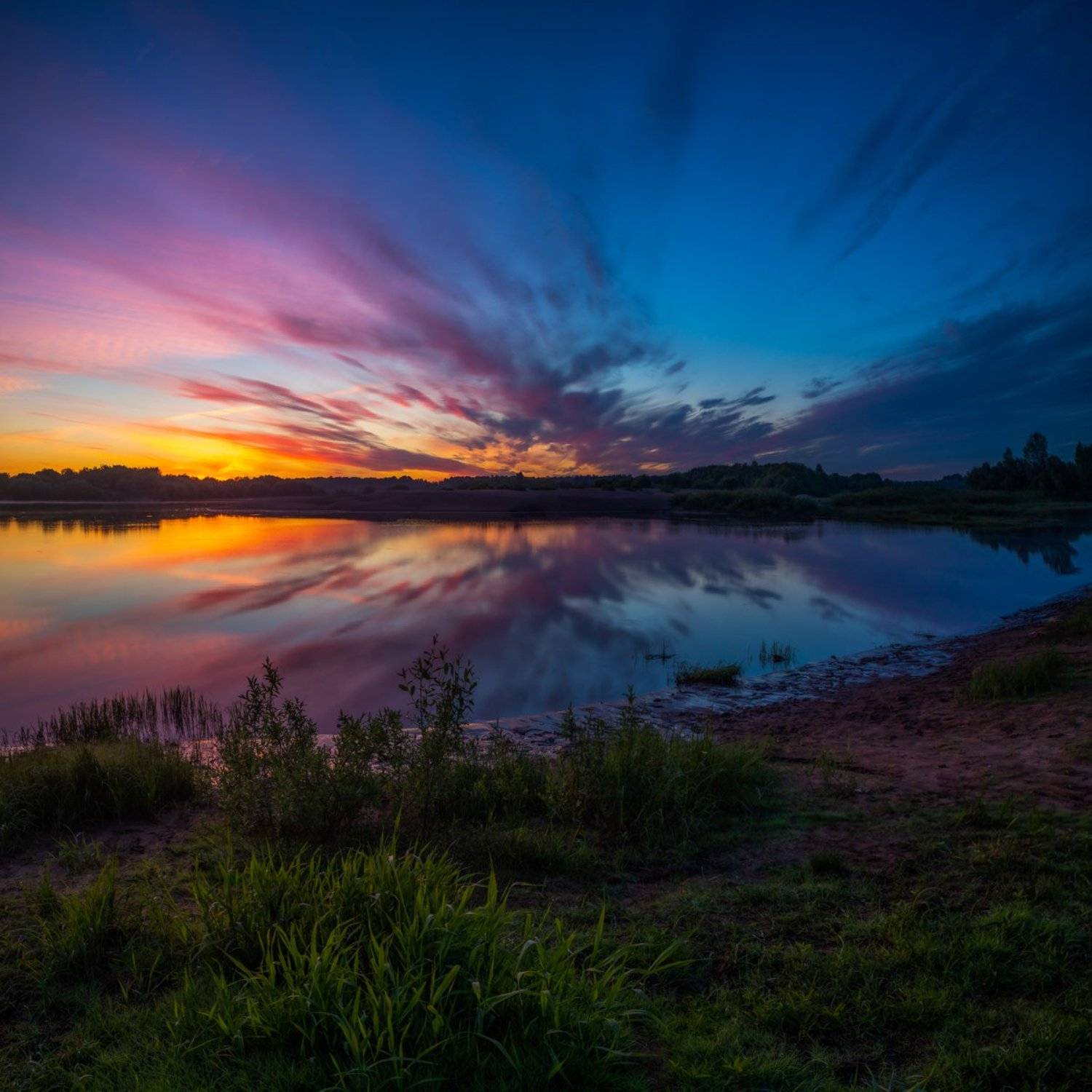 солнце, горизонт, закат, тепло, лето, пейзаж, вода, отражения, карьеры, ярко, июль, 2020, природа, лес, берег, песок, облака, тучи, трава, река, вятка, киров, kirov, vyatka, июль2020, Панагушин Сергей