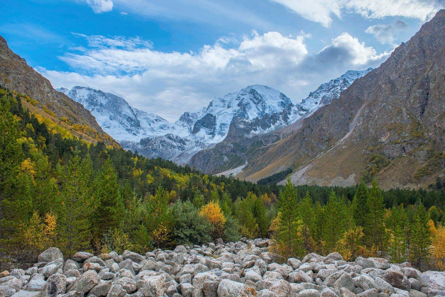 Кабардино-Балкария, Северный Кавказ, осень в горах, ущелье Адыр-су, гора Улу-Тау, , ivan