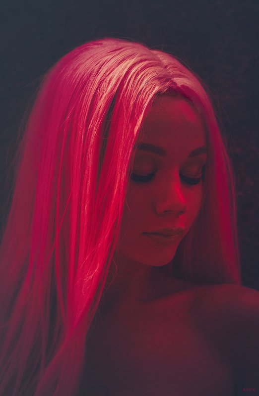 alllx, portrait red mood фото превью