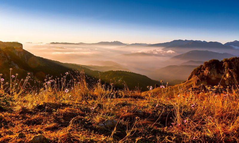 Созерцая осень на хребтах... фото превью