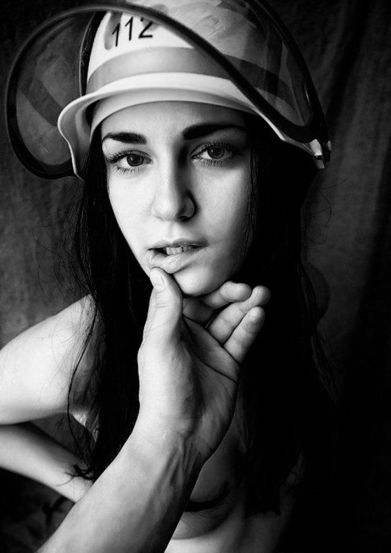 Firewoman. фото превью
