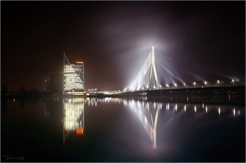 латвия, рига, мост, мистика, свет, отражение, свет, огни Мистическая Рига фото превью