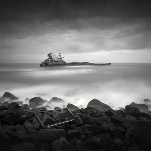THE DARK BEAUTY – GHOST SHIP SERIES / 