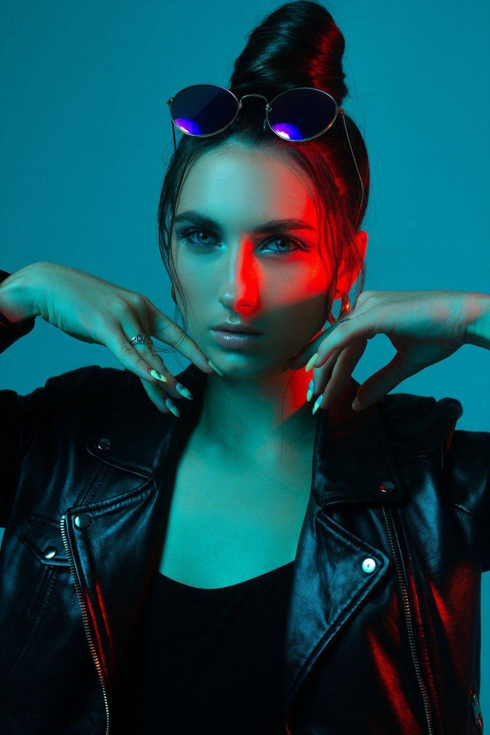 женский портрет, цветной свет, гелевые фильтры, фотосессия в студии, студийная фотосессия, Анна Михайлова