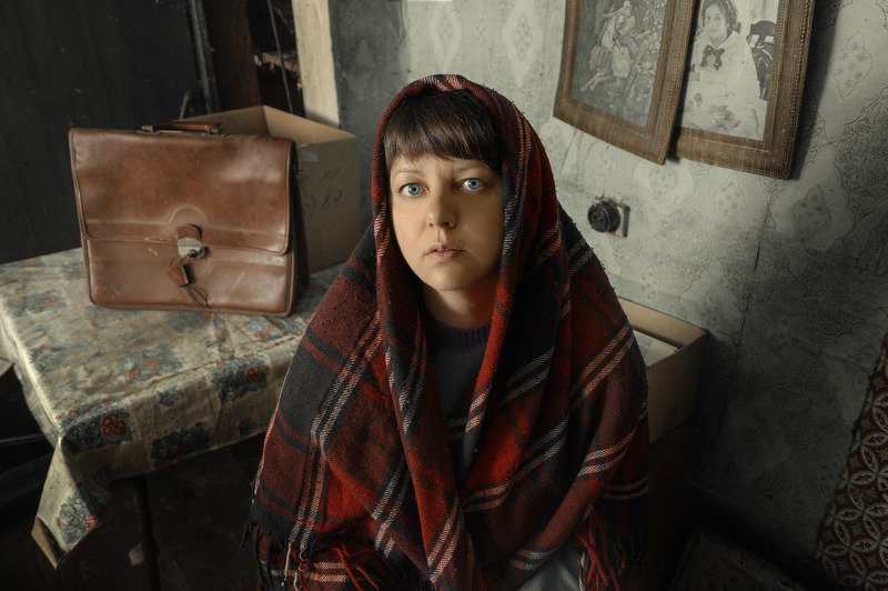 девушка, деревня, старый дом Татьяна фото превью