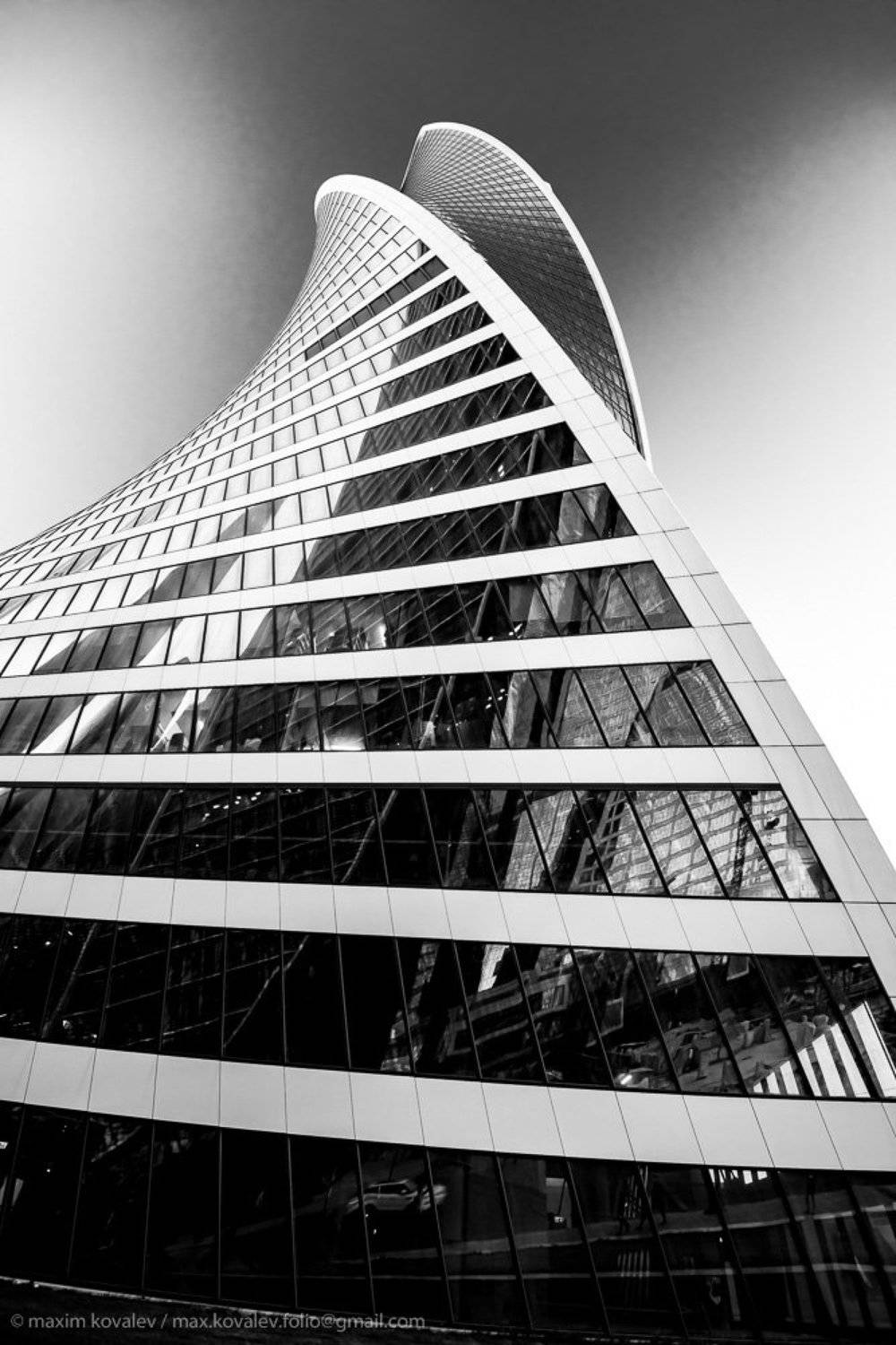 europe, russia, architecture, building, bw, car, city, evening, glass, monochrome, nature, reflection, sky, sky-scraper, tower, transport, европа, москва, москва-сити, россия, автомобиль, архитектура, башня, вечер, город, здание, монохром, небо, небоскрёб, Максим Ковалёв