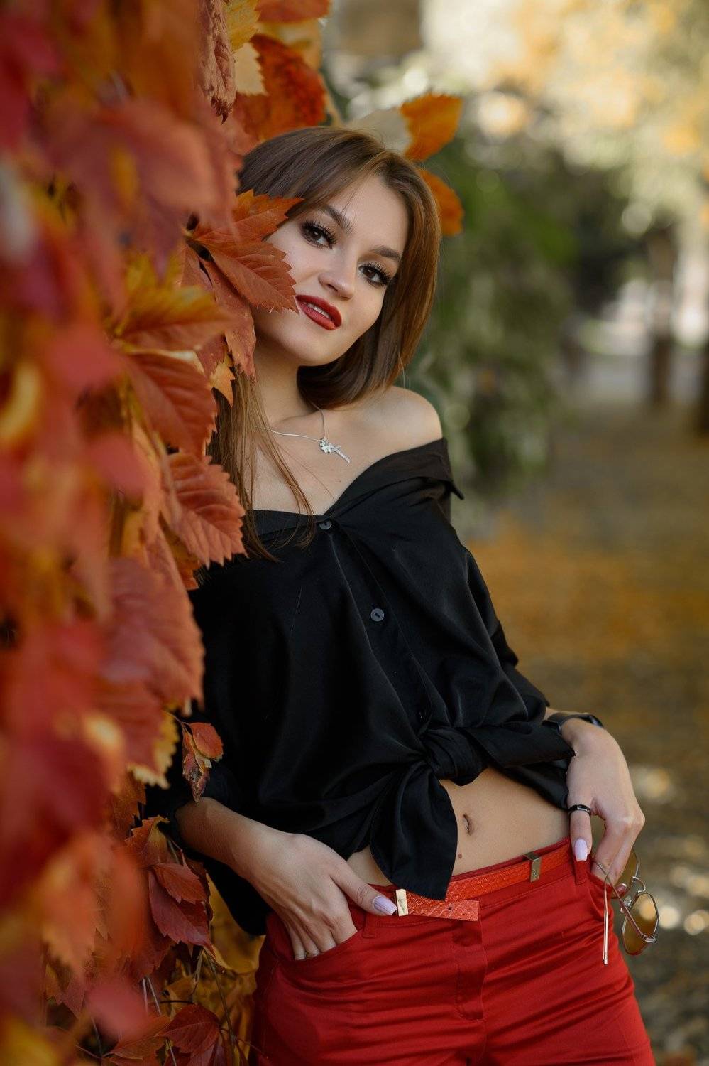 девушка, осень, красное, Вадим Миронов