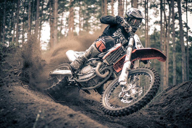 trail, motorcycle, motocross, vehicle, wheel, helmet, ktm, enduro, rider, person, soil, man, forest, path, tire, driving, mud, adventure, tree, bike, land vehicle, machine, outdoor, action, dirt, transportation, motorbike, riding, sport, off-roading Hard on throttle фото превью