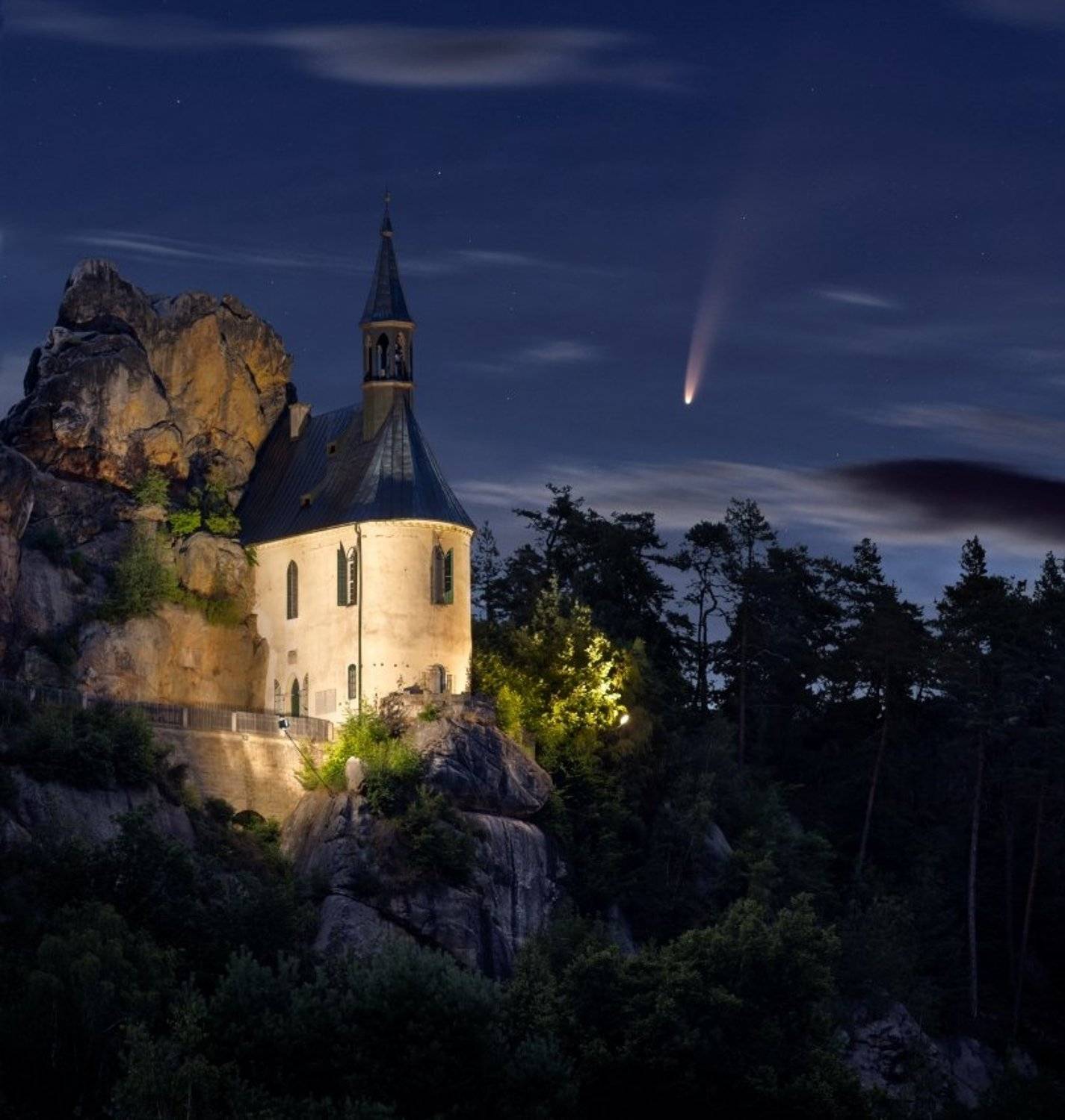 neowise, bohemian paradise, czechia, night photo, nightscape, Jakub M&uuml;ller