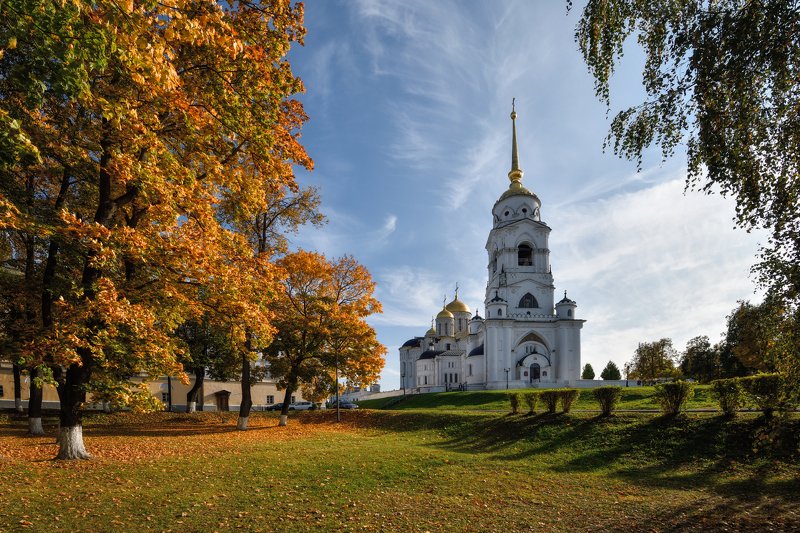 осень в городе фото превью