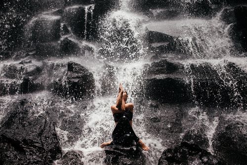 вода