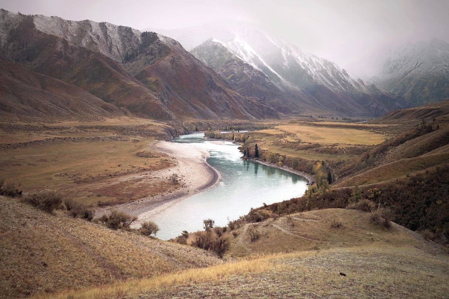 природа  алтай горы облака пейзаж путешествие тени  утро туман река катунь инегень, Людмила
