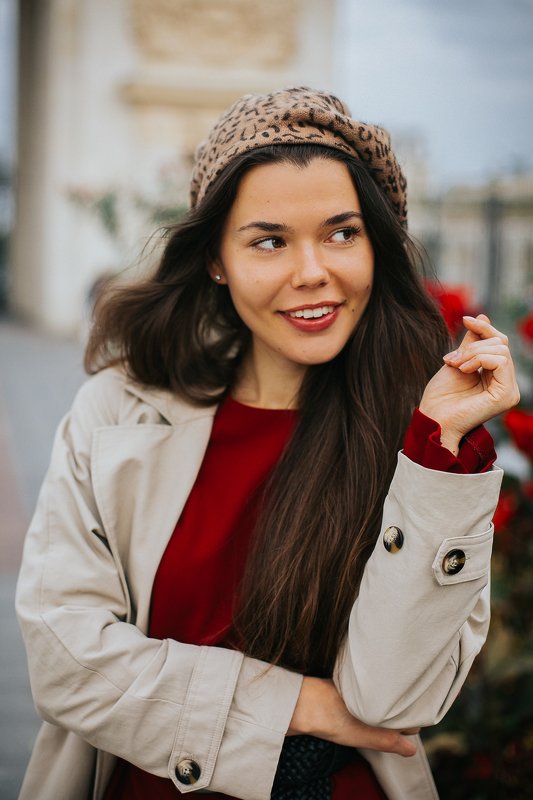 девушка,портрет,улица,волосы,ветер,атмосфера, берет,француженка, красный, серия, пленка, la france, street Марина фото превью