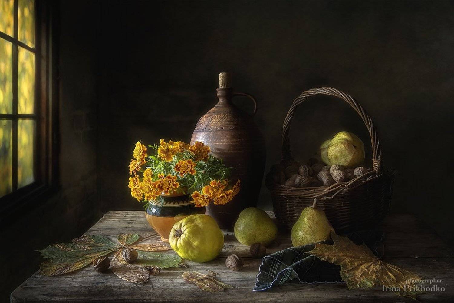 натюрморт, винтажный, осень, букет, бархатцы, айва, груши, орехи, Ирина Приходько