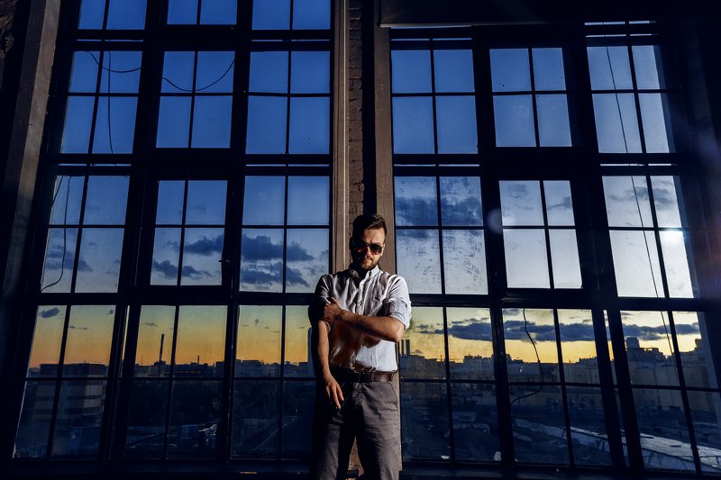 business, , male, , one, person, , people, , man, , portrait, , suit, , well-dressed, , mid, adult, man, , business, man, , businessman, мужской, портрет, окно, брутал, брутальный, костюм What are the problems? фото превью