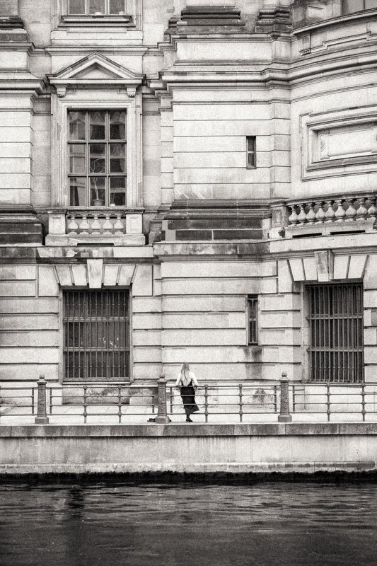 portrait, model, модель, girl, портрет, berlin, берлин, city, dress, sexy, black and white  фото превью