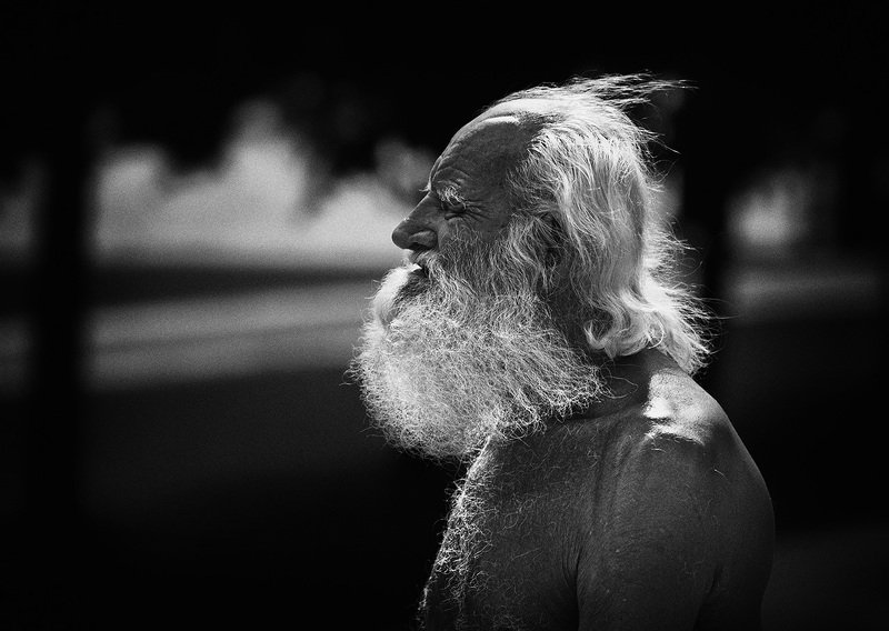 чб фото, жанровый, уличный,  мужской портрет, прохожий Лето, прохожий фото превью