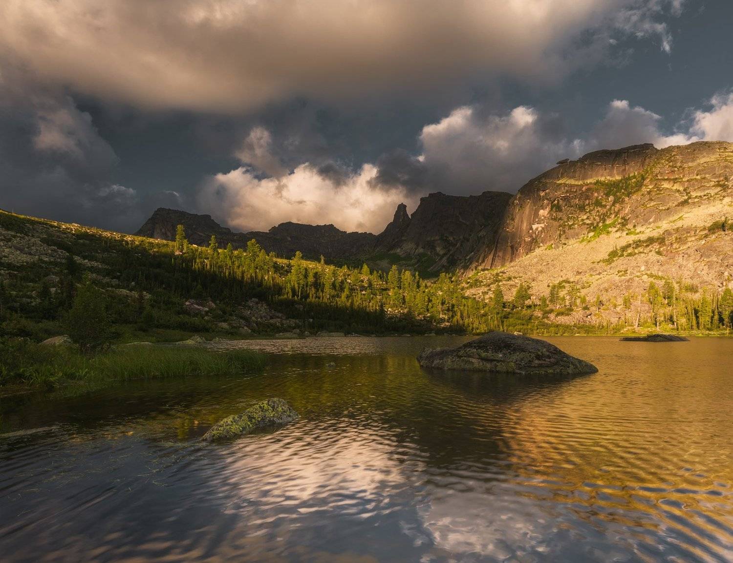 ергаки, спящий саян, оз. радужное, Виктор Зайцев