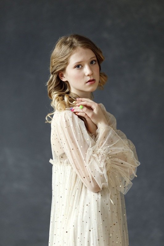 девочка портрет  фото превью