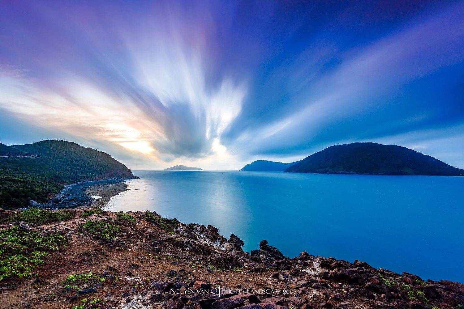 Seascape, Van Nguyen