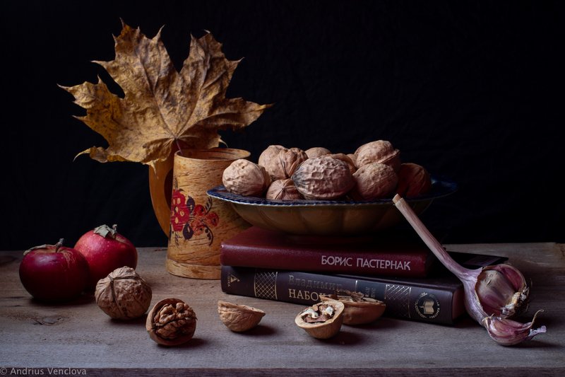 Натюрморт с грецкими орехами фото превью