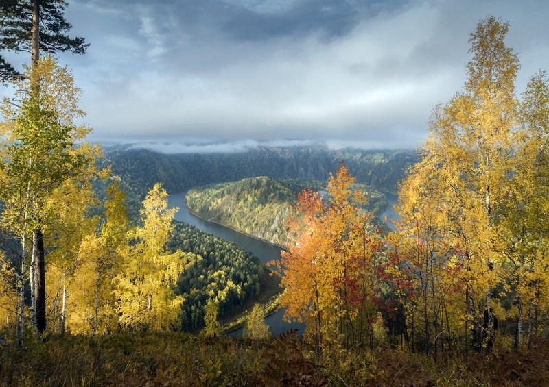 Осенние краски над Манской петлей фото превью