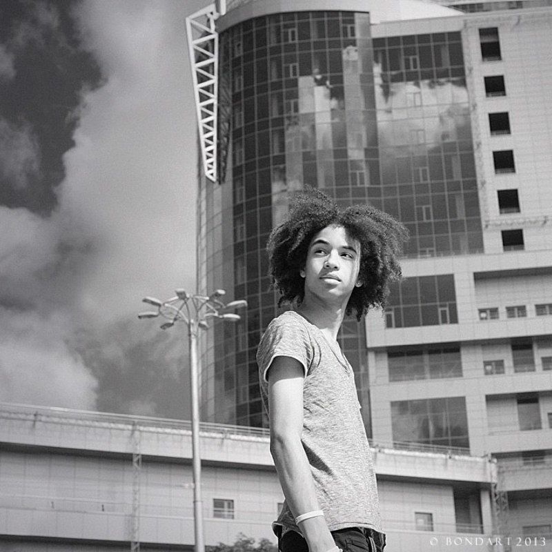 Yves фото превью