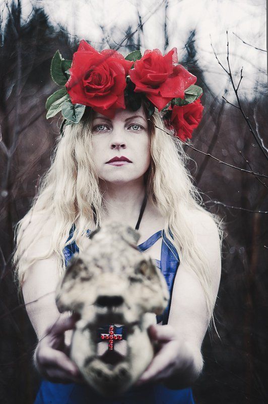 антон роук, rourke photo, rouk, череп, тернии, холод, безысходность, розы, венок, поле, нуар, готика ***** фото превью