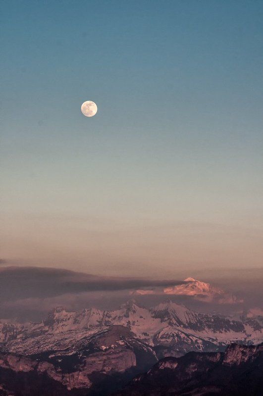 Moonrise over Mt-Blanc фото превью