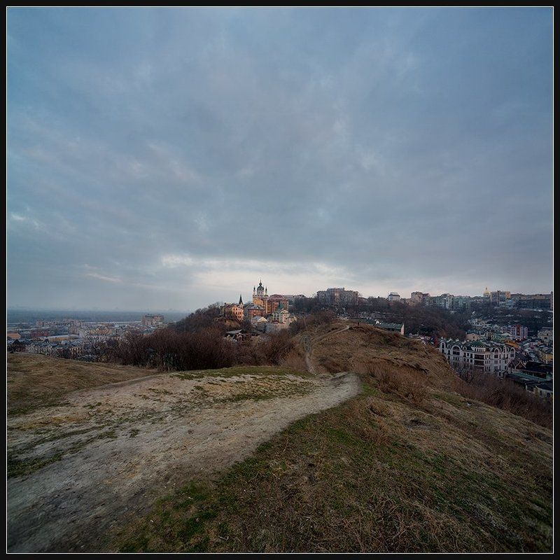 Вид на Андреевский спуск со Щекавицы. фото превью