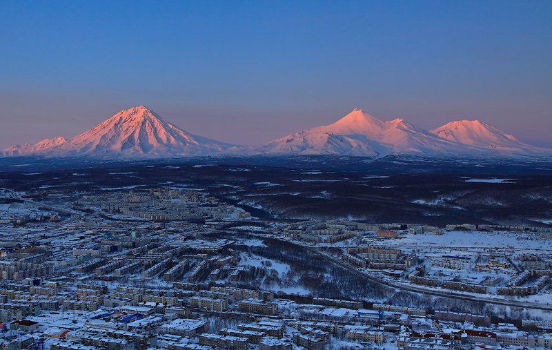 петропавловск-камчатский, вулкан, авачинский, корякский, вечер, город стражи города фото превью