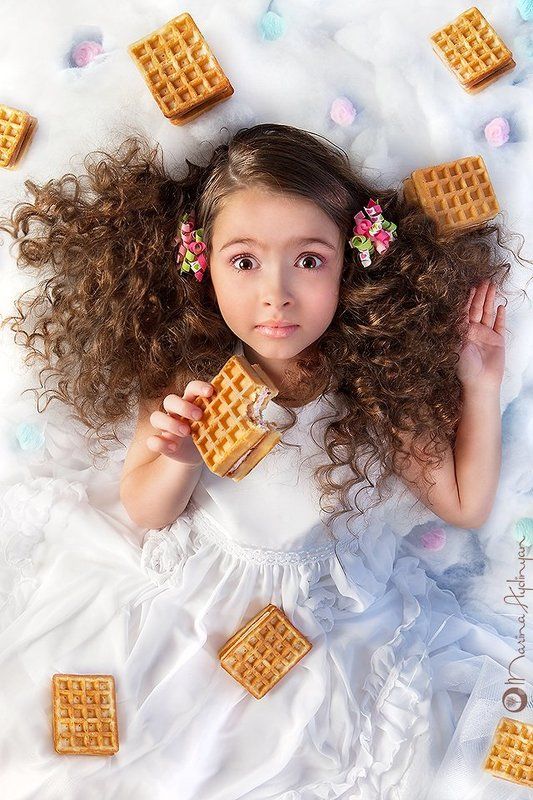 дети, девочка, сладости Вафельное настроение :) фото превью