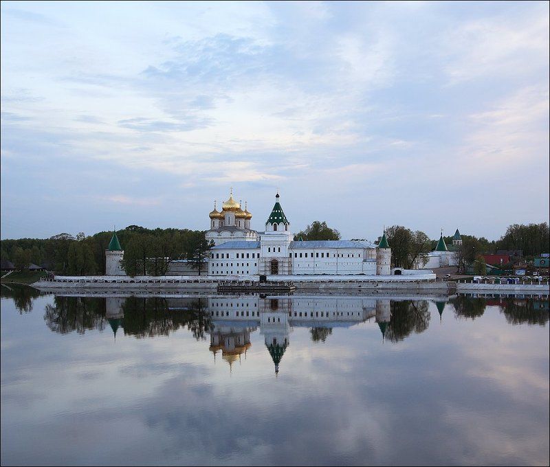 кострома, волга, ипатьевский монастырь, оражение, Тихий вечер. фото превью
