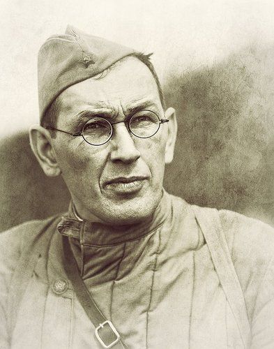 Реконструктор.