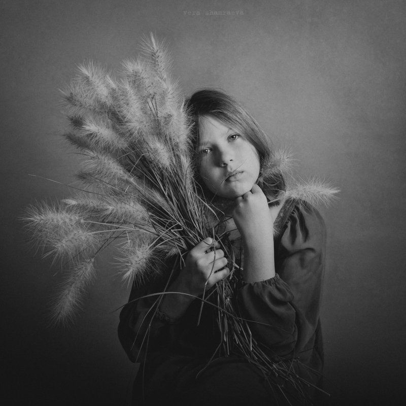 детский портрет, осень, постановка,монохром Осенняя трава фото превью