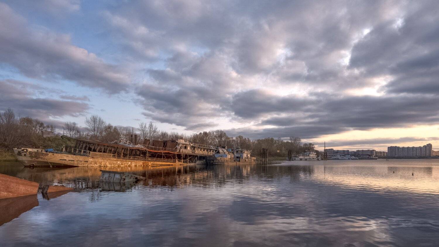 волга., сибирский, затон., сгоревший, корабль., Андрей Колесов