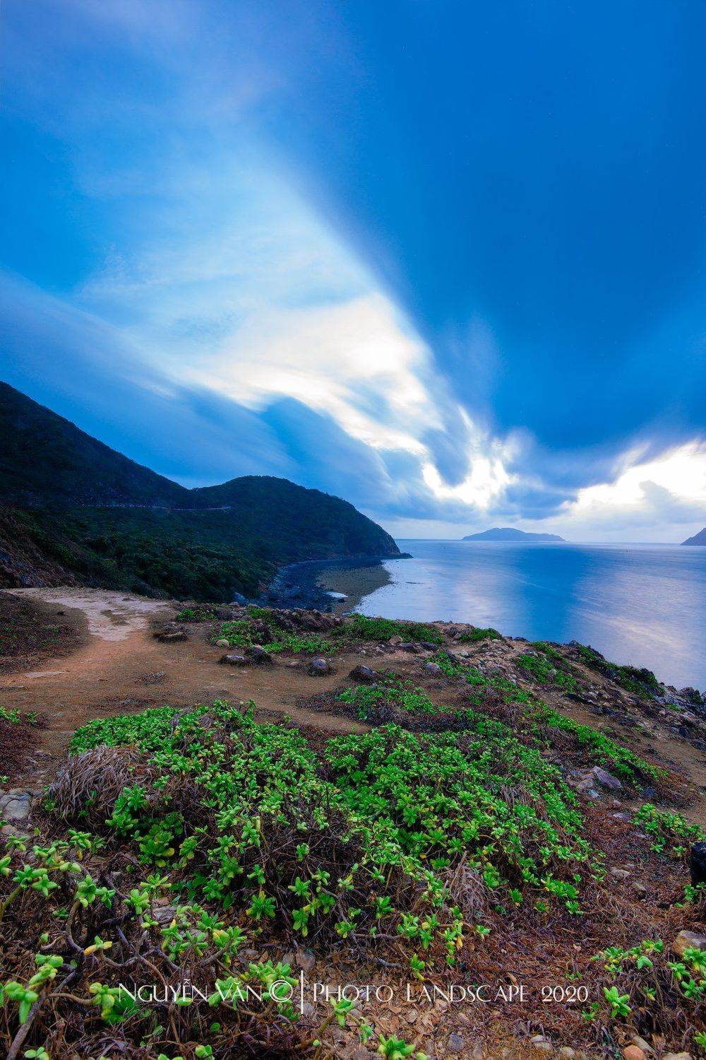 Seascape, Van Nguyen