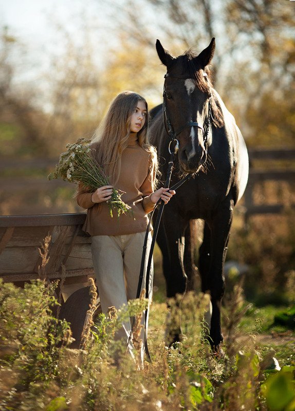 семейная фотография, детская фотография, теплые кадры, огненные фото, теплые фото, обучение фотографии, портрет, красивые фотографии, постановочные фотографии, художественные фотографии, Валерия Мороз, фотохудожник, красивые портреты, дети, семьи,  На конюшне фото превью